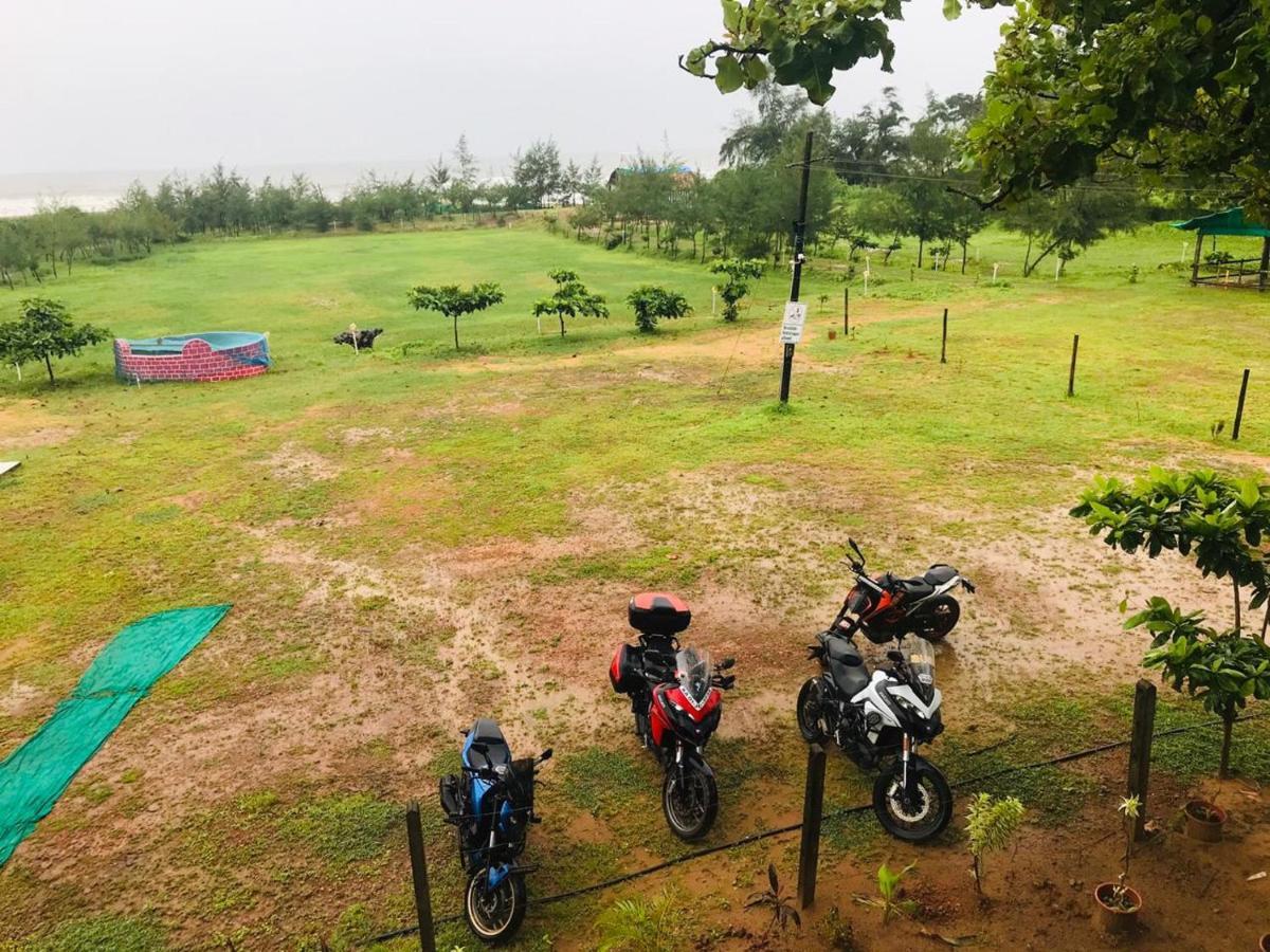 5 Mile Beach Resort Kumta Bagian luar foto