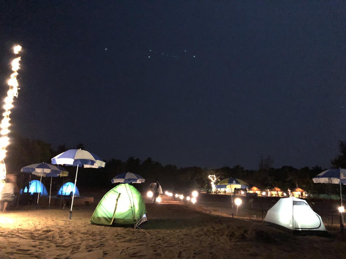 5 Mile Beach Resort Kumta Bagian luar foto