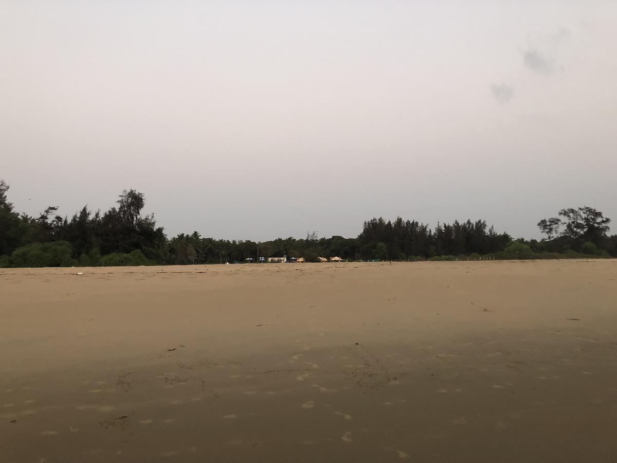 5 Mile Beach Resort Kumta Bagian luar foto